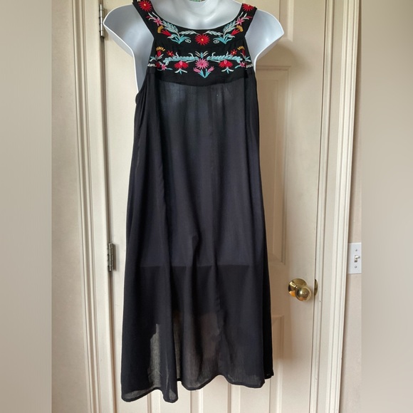 Floral embroidered beach dress purchased in Miami boutique. - Picture 3 of 5